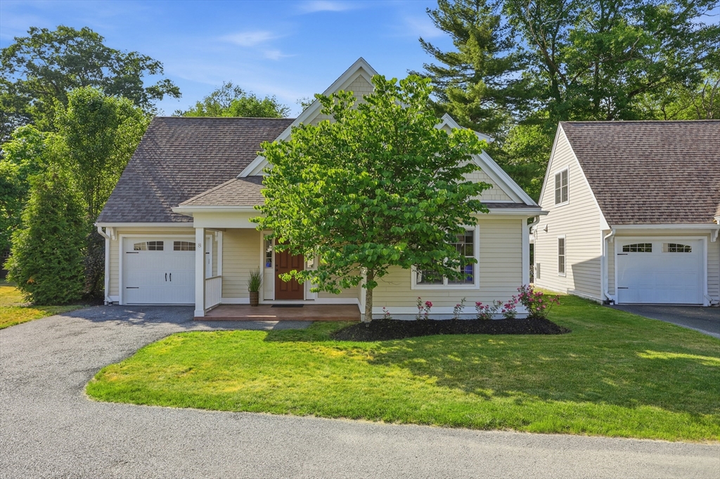 8 Cheevers Path, Unit 8 Bedford, MA 01730 - Photo 1 of 37