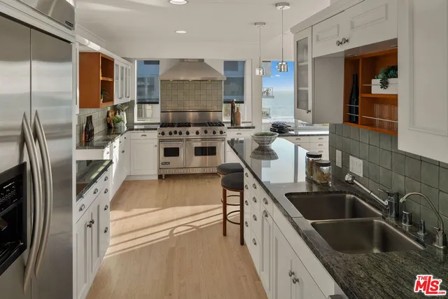 $5,995,000 | 143 Ocean Ave Extension, Santa Monica, CA 90402