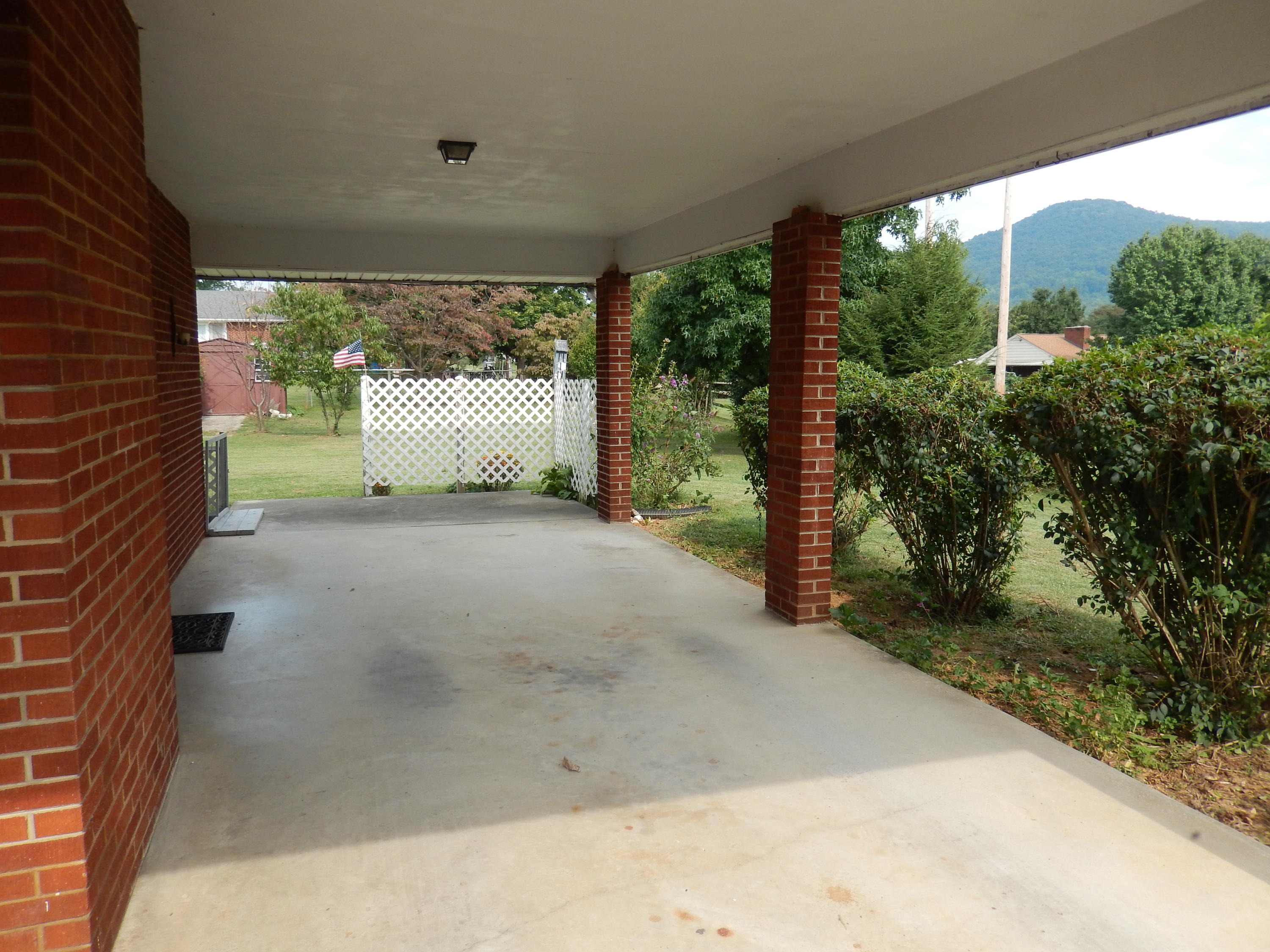 122 Blue Ridge Drive Blue Ridge, VA 24064 - Photo 3 of 24 Carport/Patio area