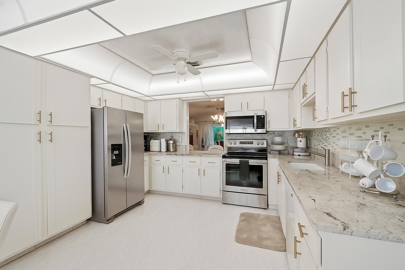 5010 Privet Place, Unit 101 Delray Beach, FL 33484 - Photo 3 of 29 3
