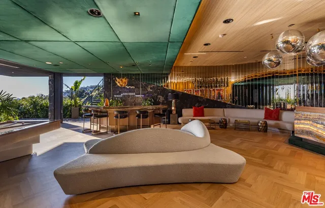 $165,000 | 1851 North Stanley Avenue, Los Angeles, CA 90046