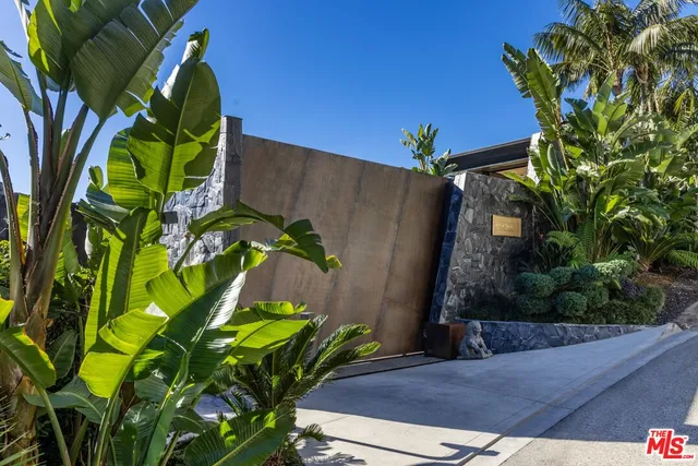 $165,000 | 1851 North Stanley Avenue, Los Angeles, CA 90046