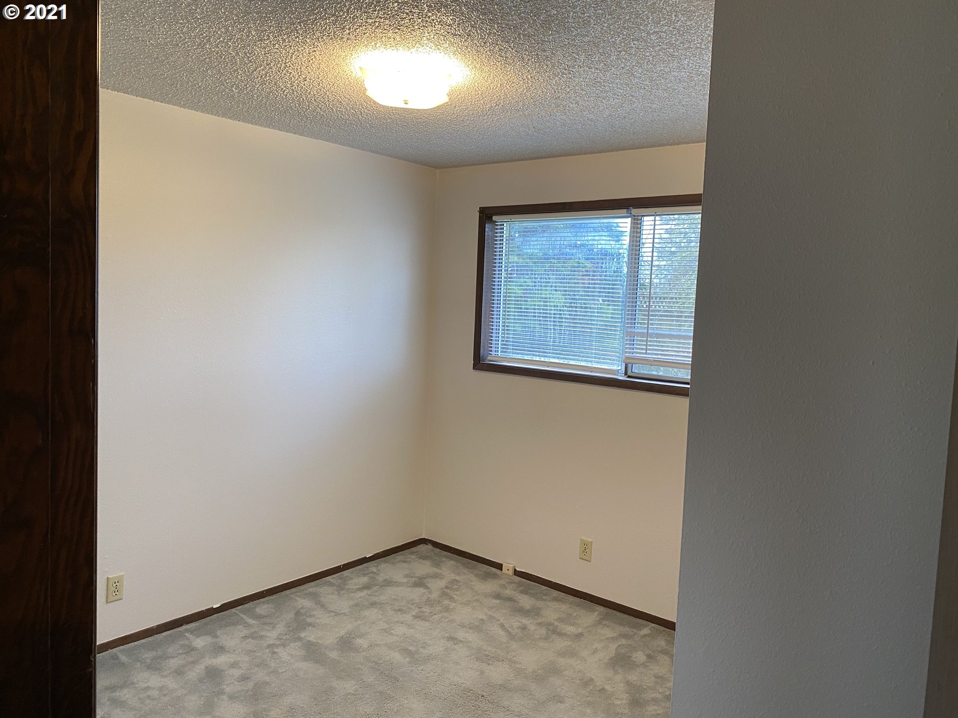 1244 Lorne Loop Springfield, OR 97477 - Photo 14 of 24