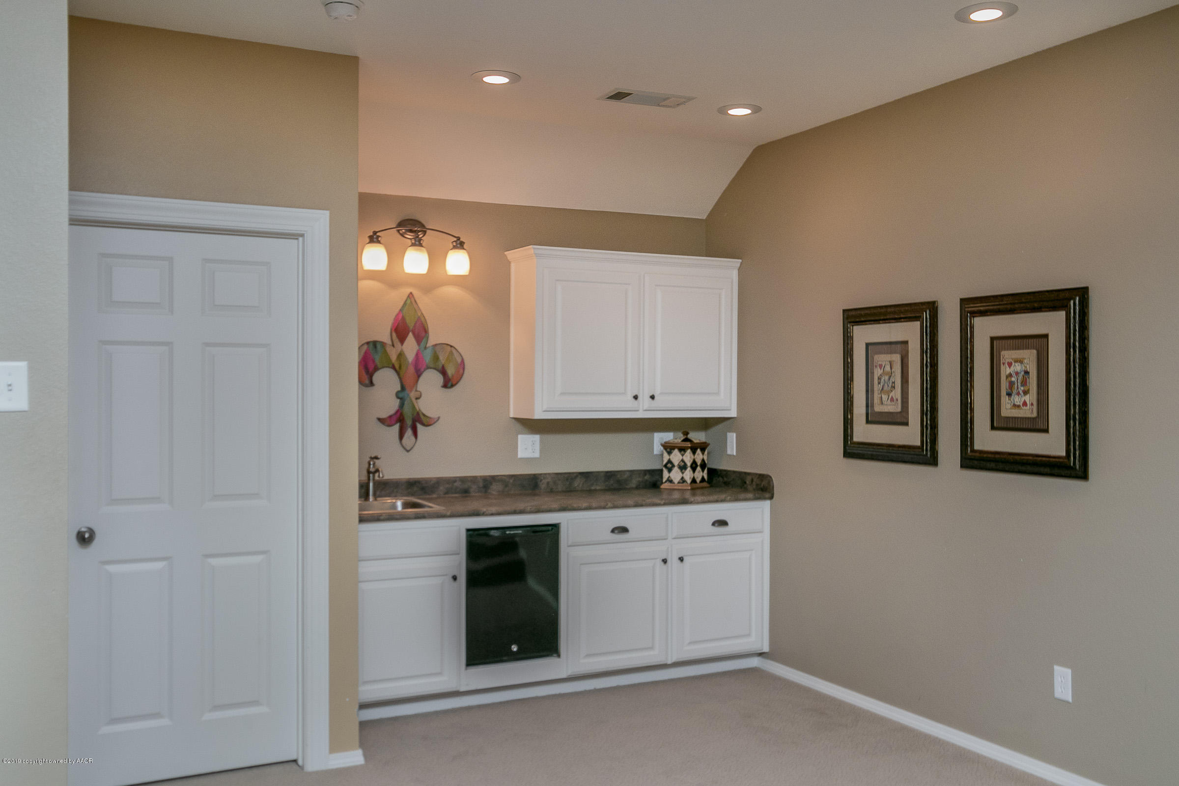 4801 Wesley Road Amarillo, TX 79119 - Photo 14 of 30 Upstairs Snack Area/Wet Bar