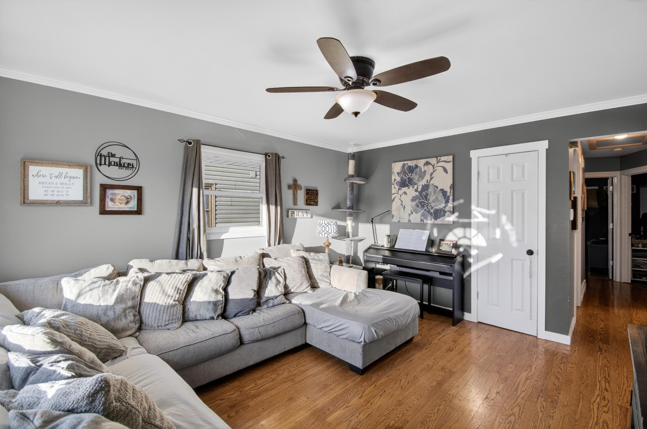 1305 Center Street Union Grove, WI 53182 - Photo 7 of 27 Living Room