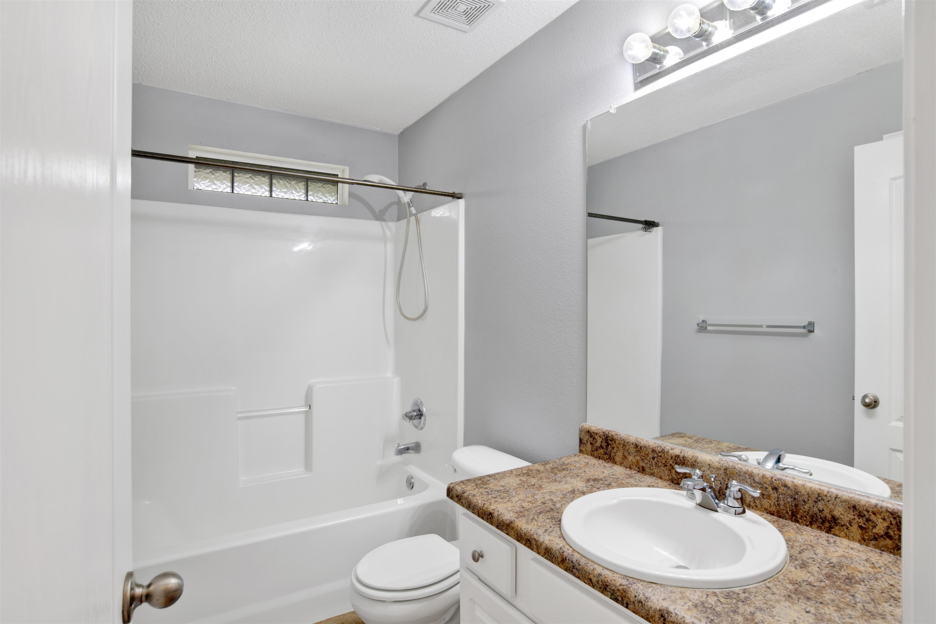 1043 Orlando Drive Foley, AL 36535 - Photo 16 of 25 Bathroom