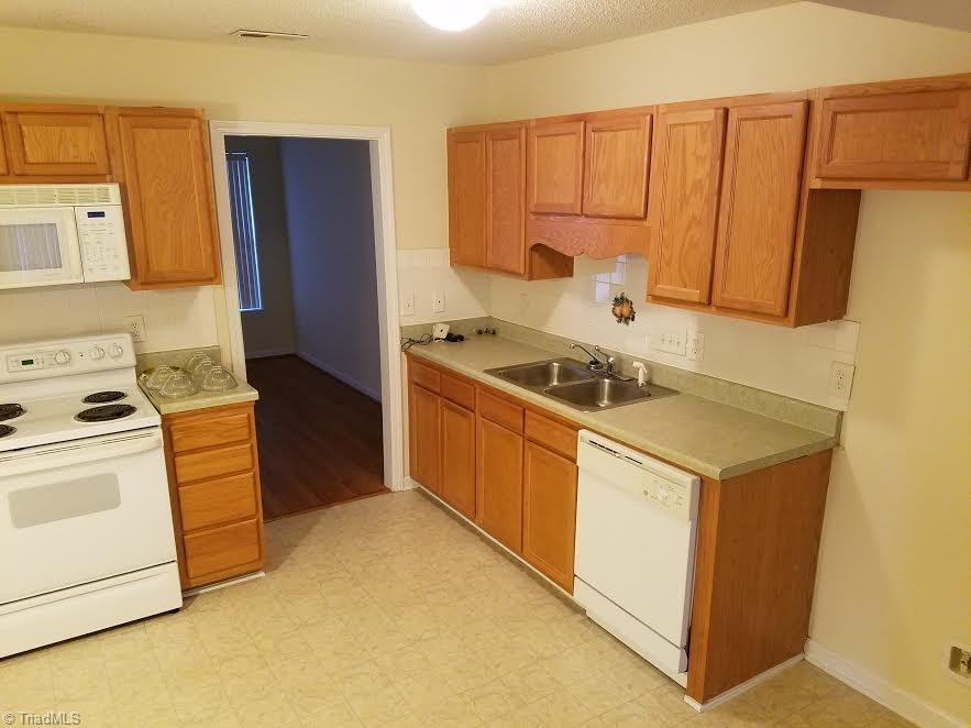 2015 WaterStone Loop High Point, NC 27260 - Photo 2 of 13 Gallery Image 2