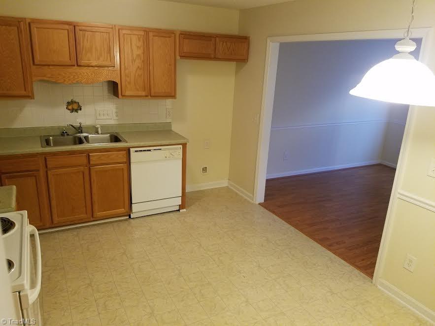 2015 WaterStone Loop High Point, NC 27260 - Photo 3 of 13 Gallery Image 3