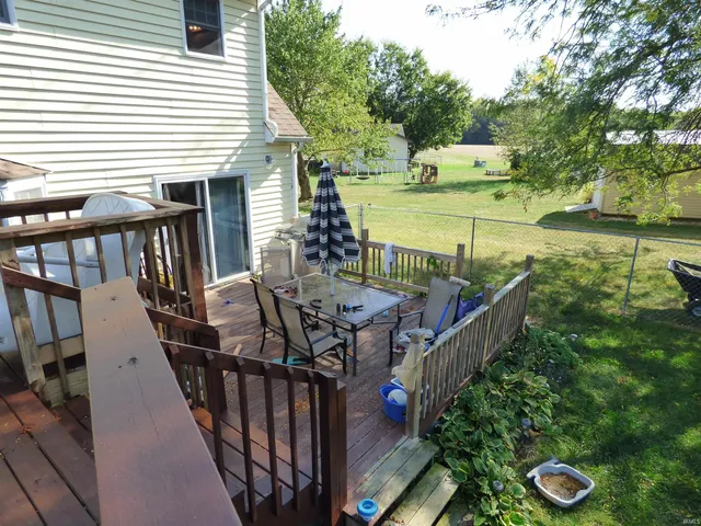 $317,500 | 1700 North Redbud Drive, Frankfort, IN 46041