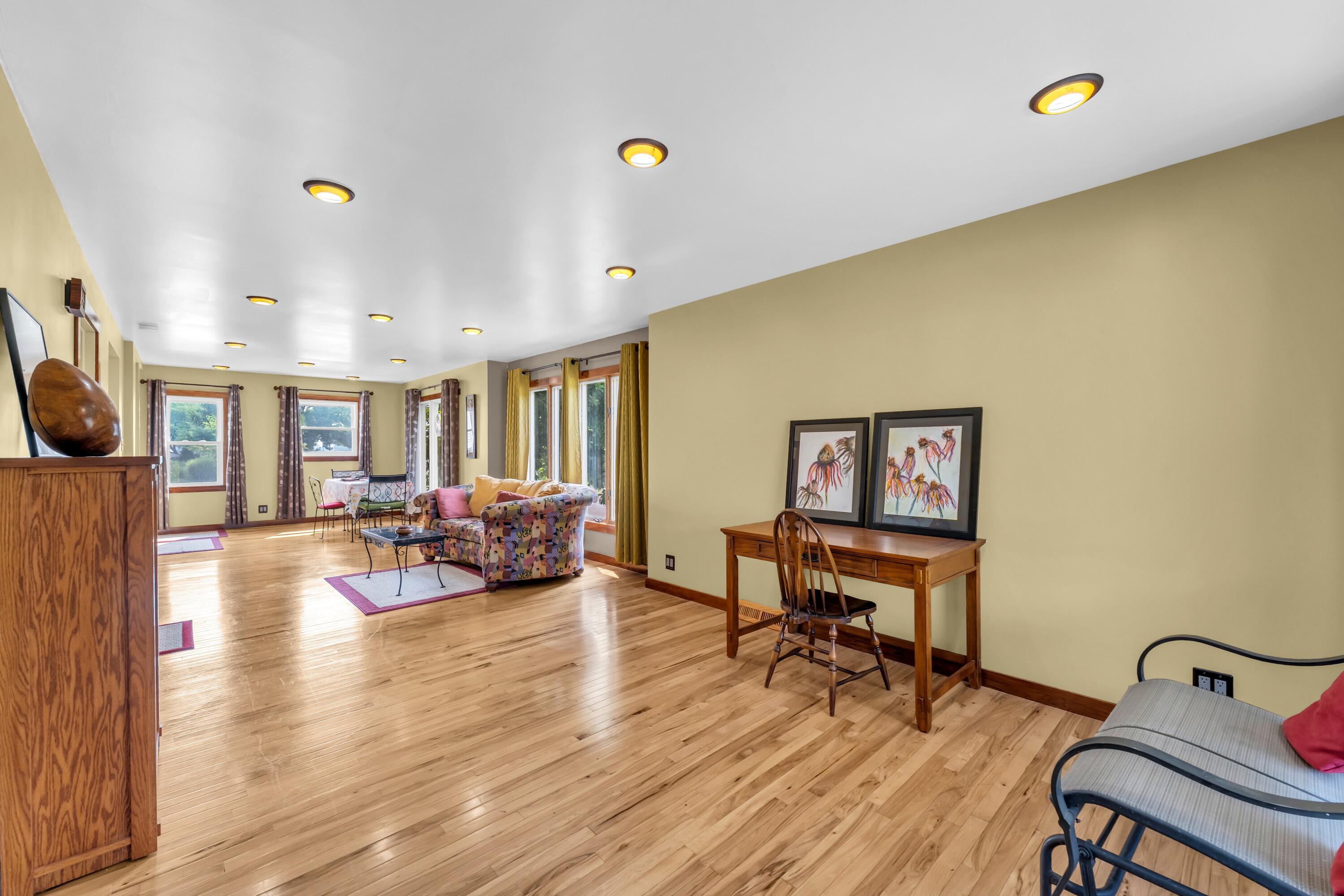 1755 Orchard Street Racine, WI 53405 - Photo 8 of 55 Photo (8)