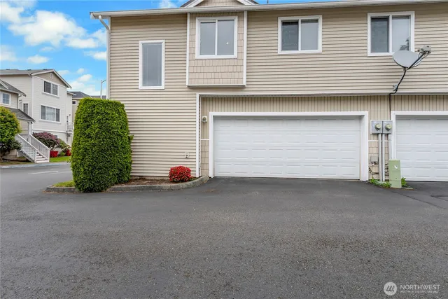 $379,950 | 11229 3rd Ave Court East, Tacoma, WA 98445