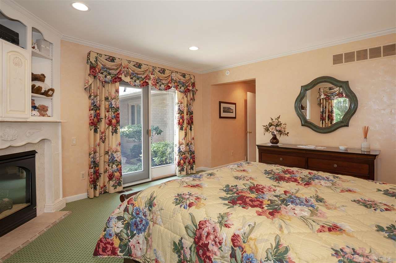 550 Roslyn Road Grosse Pointe, MI 48236 - Photo 40 of 48 31388633-39.JPG