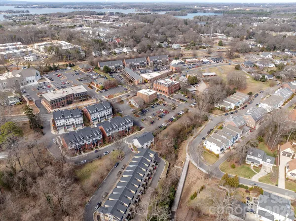 $889,000 | 541 Griffith Village Lane, Davidson, NC 28036