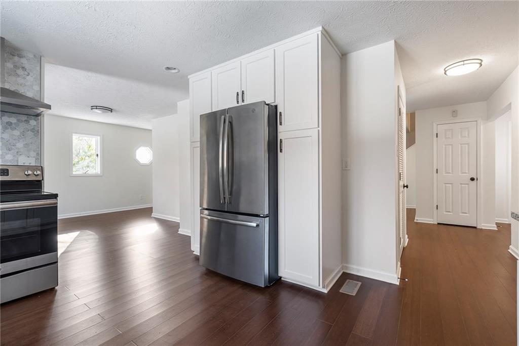 8187 Sargent Road Indianapolis, IN 46256 - Photo 7 of 27 Gallery Image 7