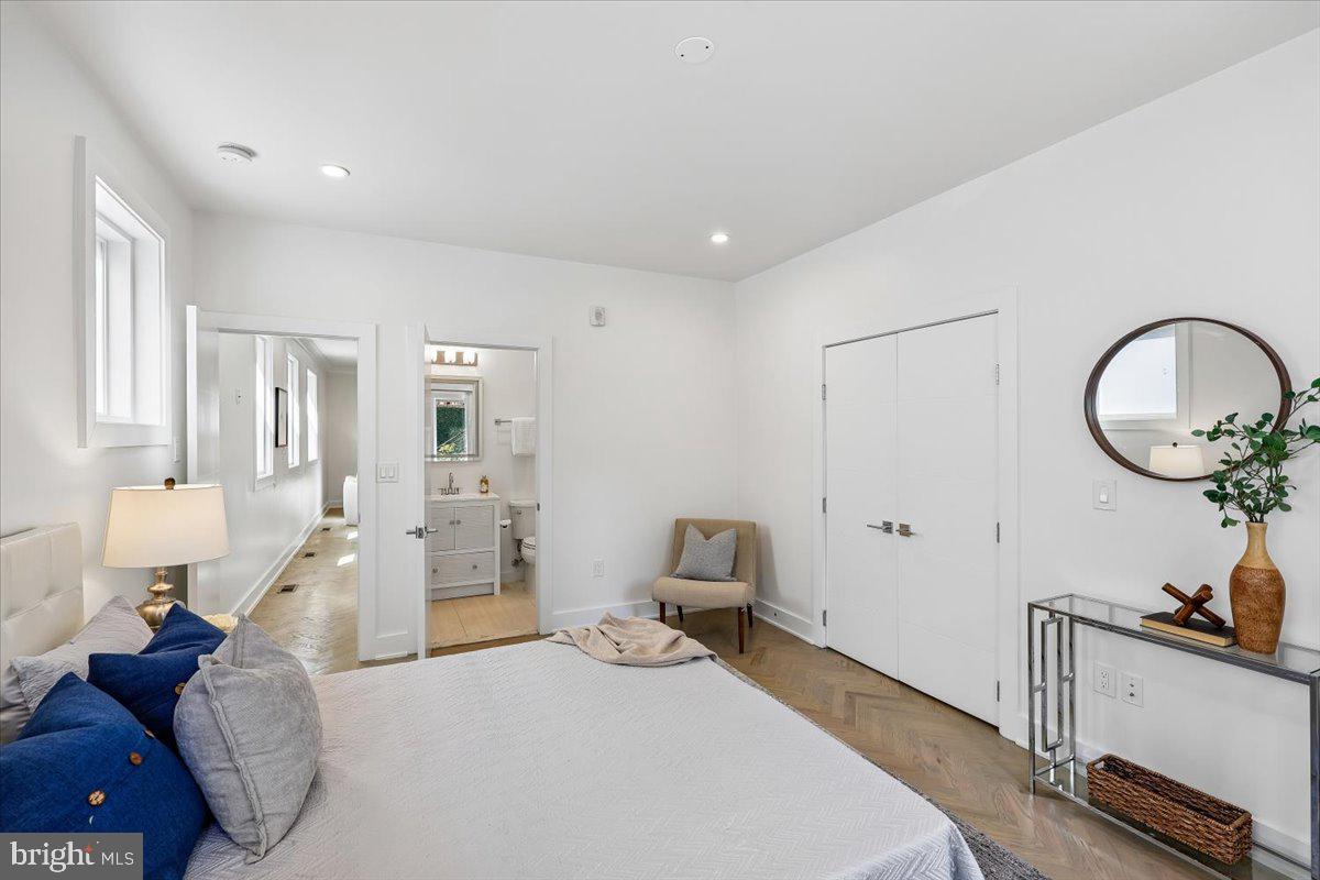 2429 Ontario Road Northwest, Unit 2 Washington, DC 20009 - Photo 22 of 52
