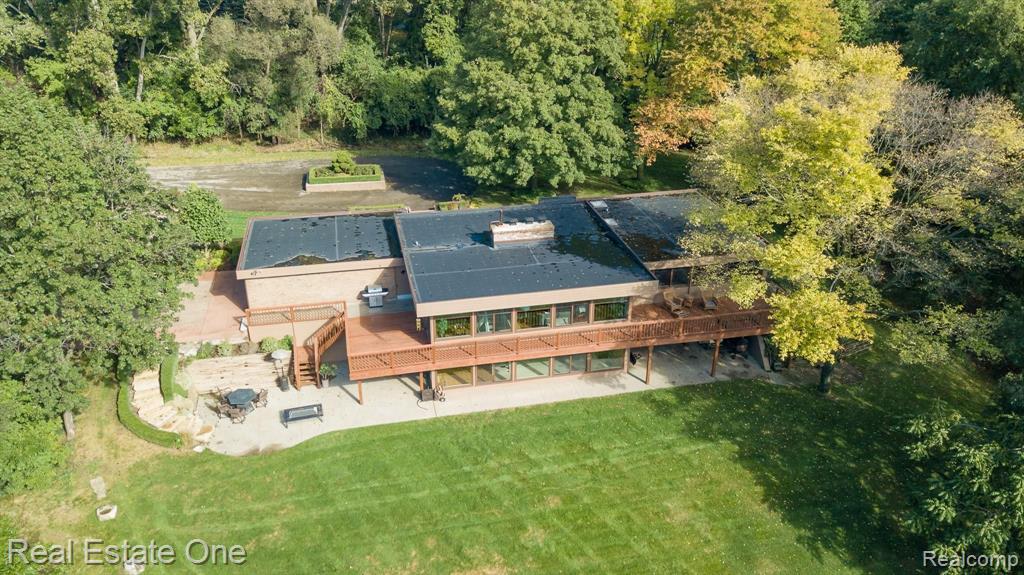 2083 Bonnie Brae Street Rochester Hills, MI 48309 - Photo 23 of 26