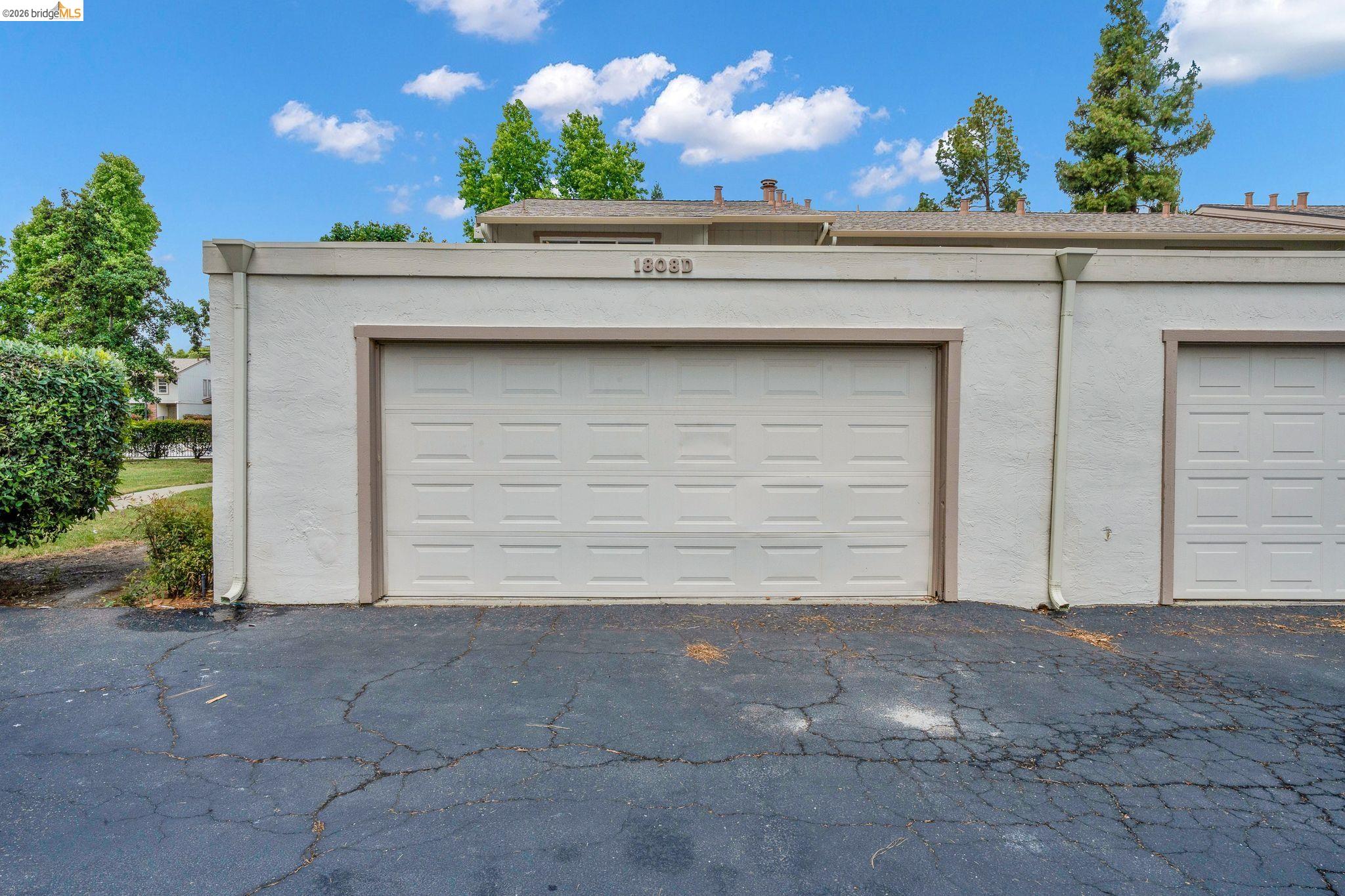 1808 Wildbrook Court, Unit D Concord, CA 94521 - Photo 45 of 47 a front view of a house