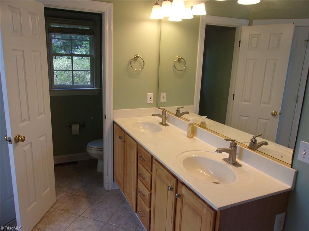 4423 Hunter Oaks Court High Point, NC 27265 - Photo 20 of 48