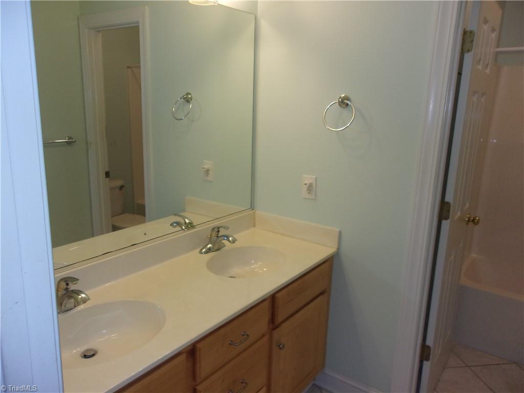 4423 Hunter Oaks Court High Point, NC 27265 - Photo 27 of 48