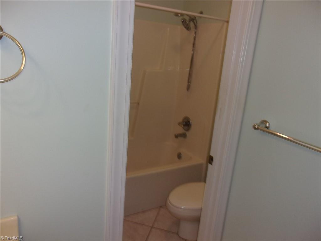 4423 Hunter Oaks Court High Point, NC 27265 - Photo 28 of 48