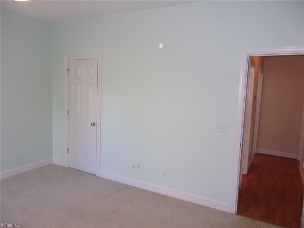 4423 Hunter Oaks Court High Point, NC 27265 - Photo 32 of 48