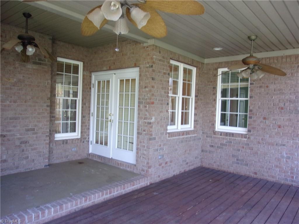 4423 Hunter Oaks Court High Point, NC 27265 - Photo 38 of 48