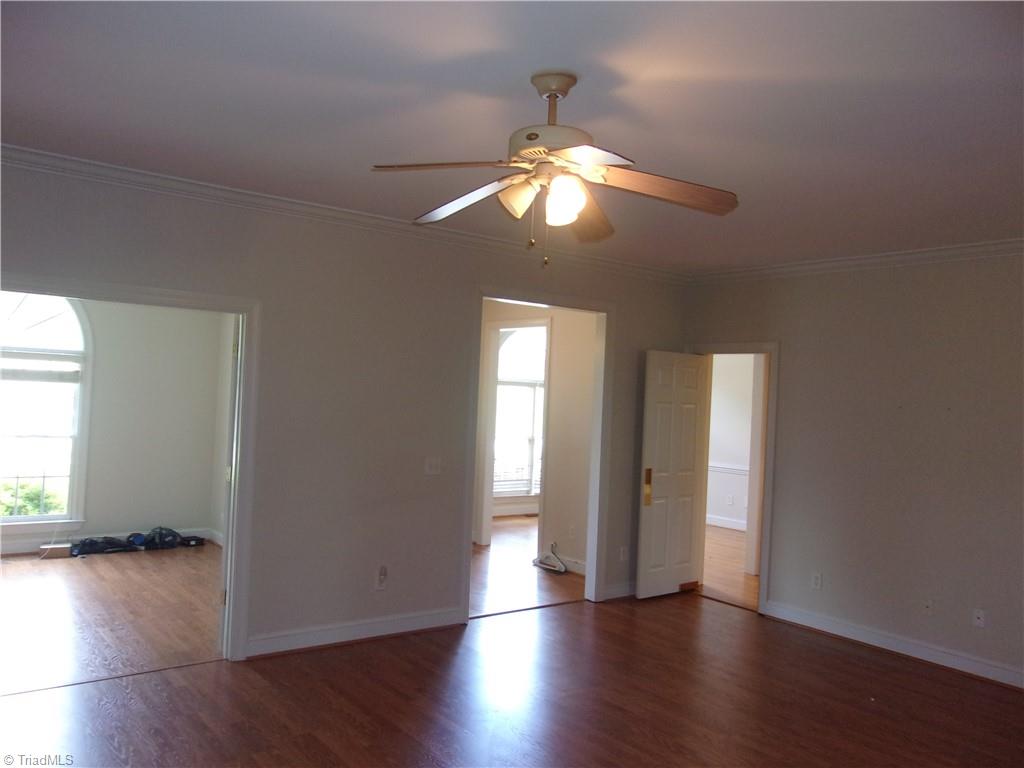 4423 Hunter Oaks Court High Point, NC 27265 - Photo 4 of 48