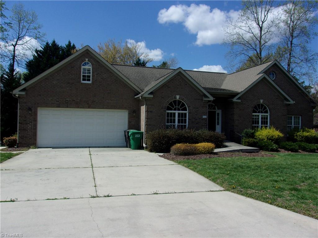 4423 Hunter Oaks Court High Point, NC 27265 - Photo 41 of 48