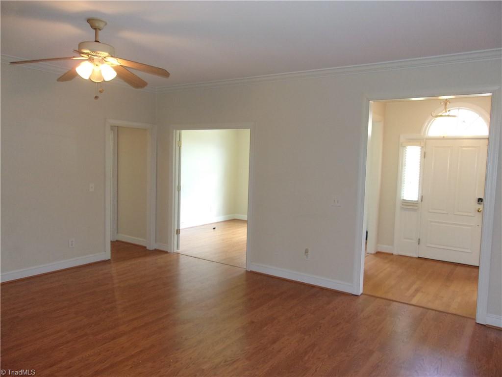 4423 Hunter Oaks Court High Point, NC 27265 - Photo 5 of 48