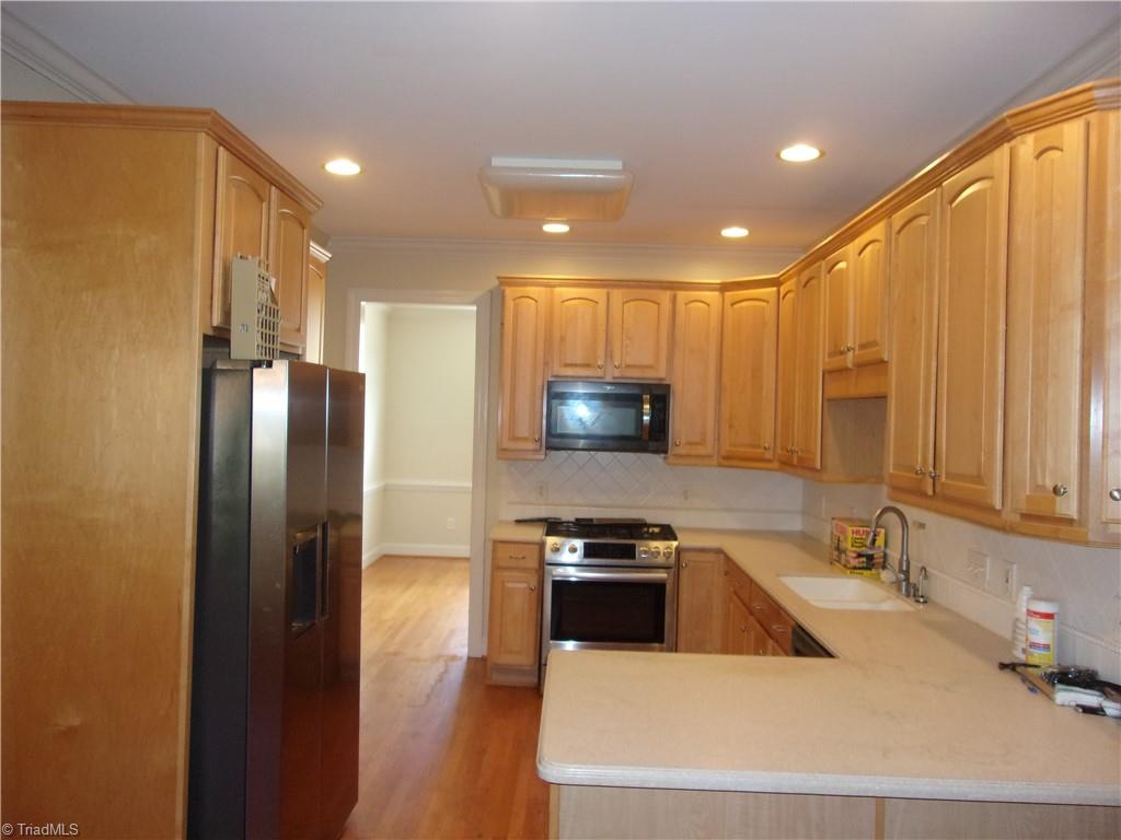 4423 Hunter Oaks Court High Point, NC 27265 - Photo 6 of 48