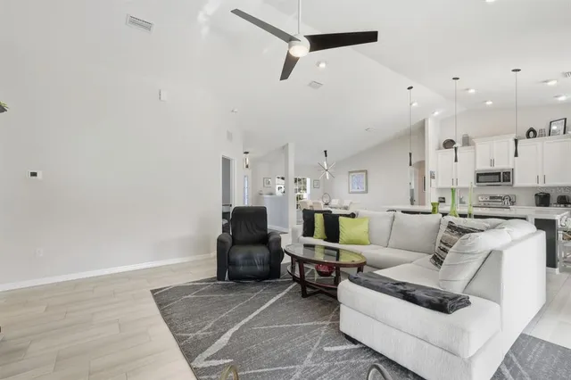 $439,000 | 42 Westglen Lane, Palm Coast, FL 32164