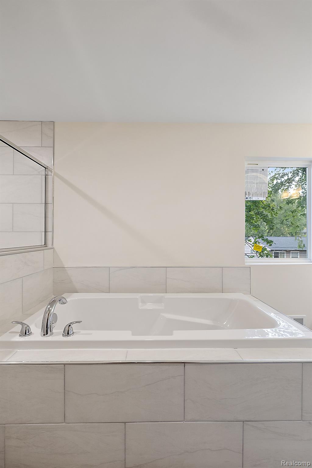 2829 Walsh Drive Rochester, MI 48309 - Photo 25 of 40 Gallery Image 25