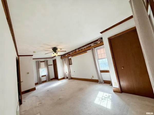 a view of a garage