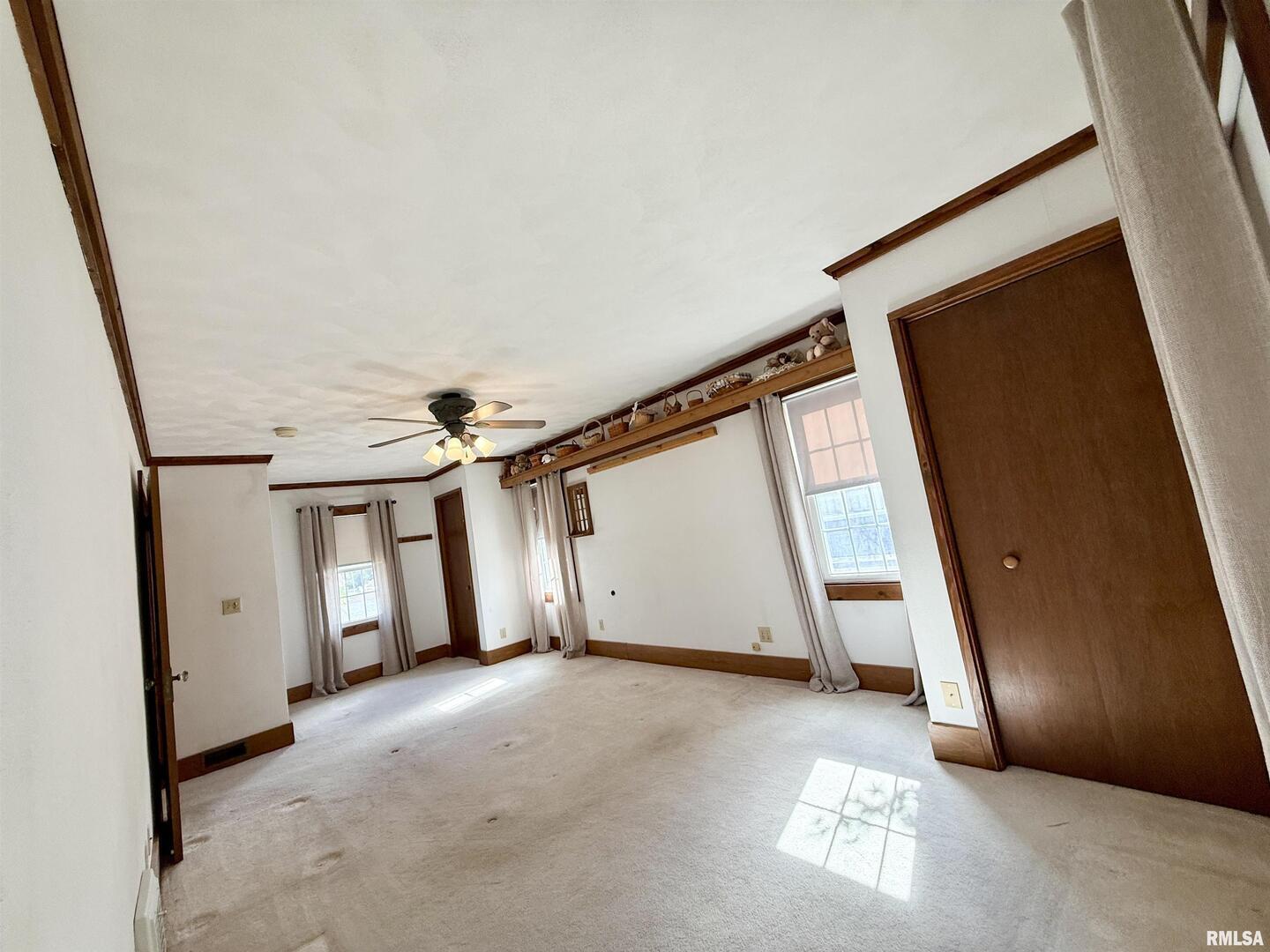 2340 7th Street East Moline, IL 61244 - Photo 14 of 26 a view of a garage