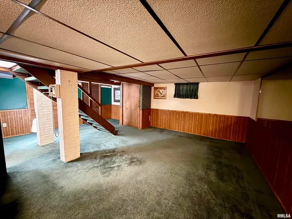 a view of a indoor garage