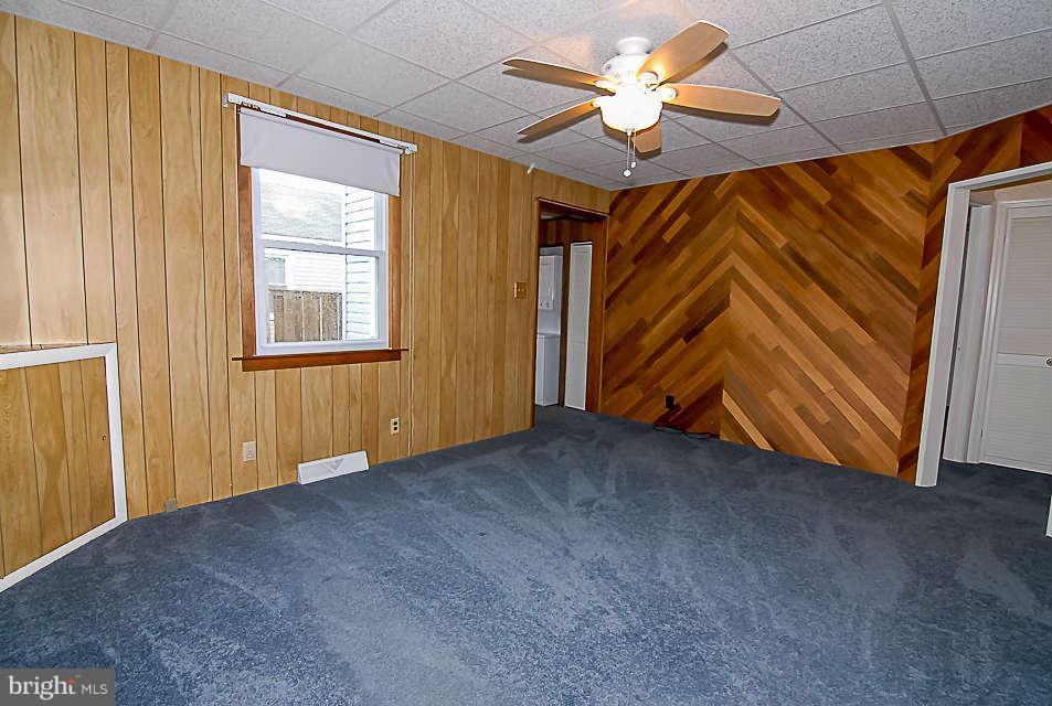8233 Bullneck Road Baltimore, MD 21222 - Photo 4 of 28 Living Room