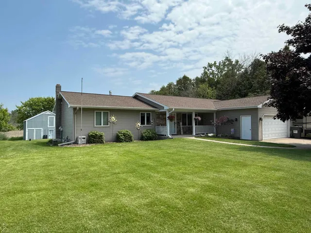 $300,000 | N698 County Road 577, Menominee, MI 49858