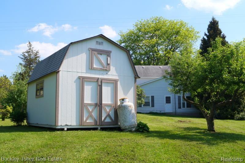 6047 Faussett Road Howell, MI 48855 - Photo 11 of 15 Handy Shed