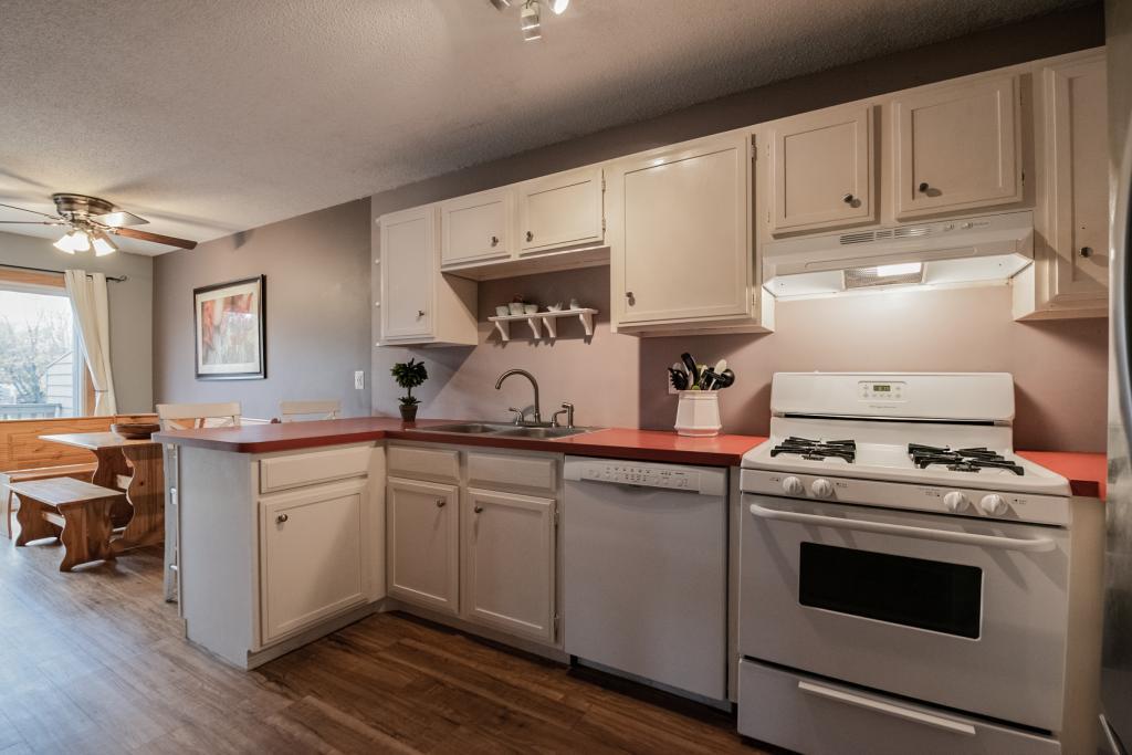 11101 Xavier Road South Bloomington, MN 55437 - Photo 13 of 22