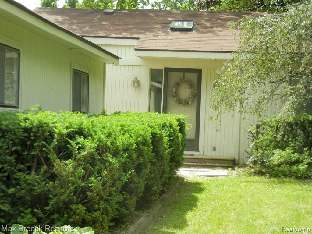 9950 Allen Road Clarkston, MI 48348 - Photo 30 of 76