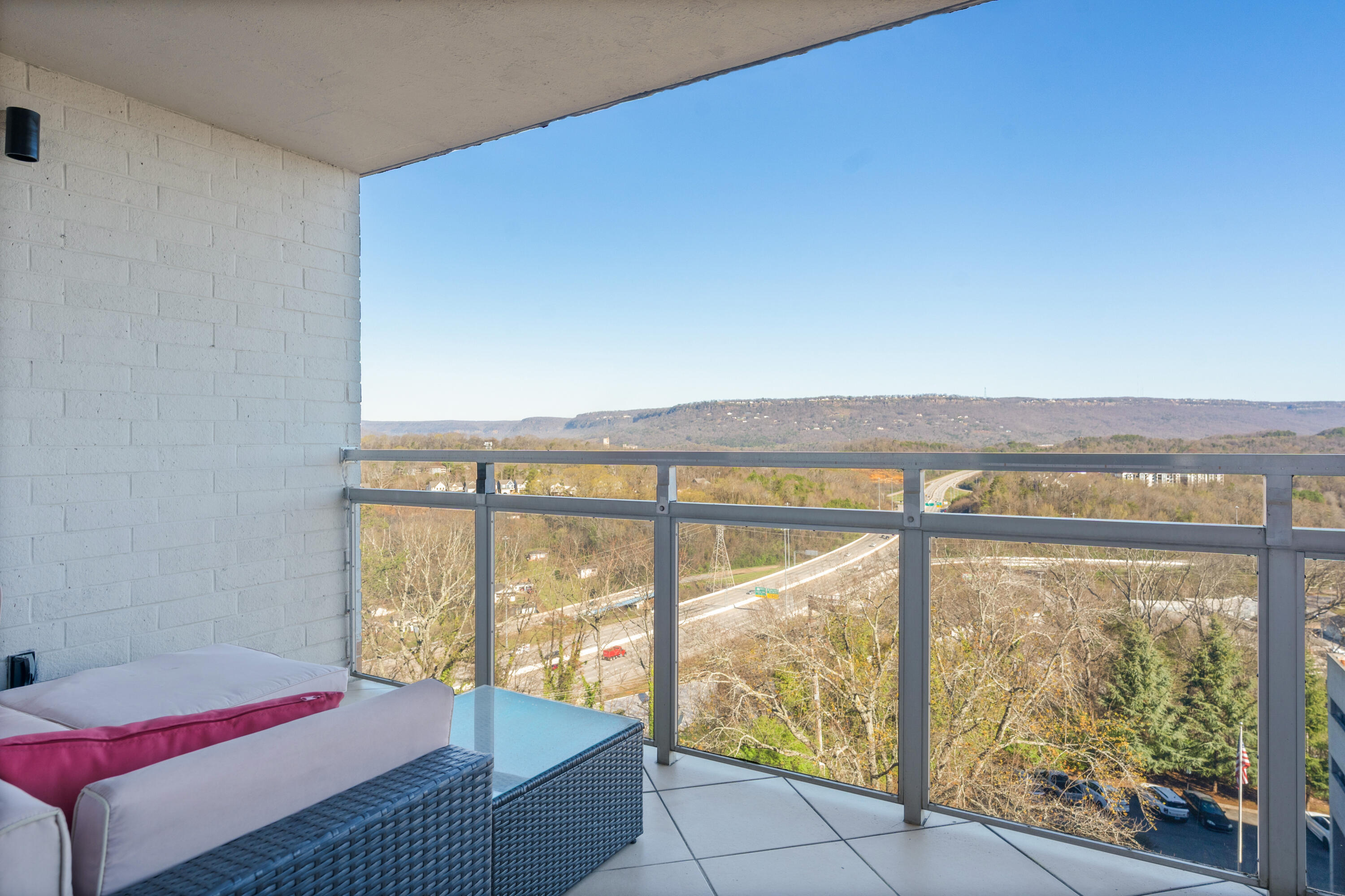 1131 Stringers Ridge Road, Unit 8K Chattanooga, TN 37405 - Photo 14 of 51 21 - 1131 Stringers Ridge 8k - Balcony