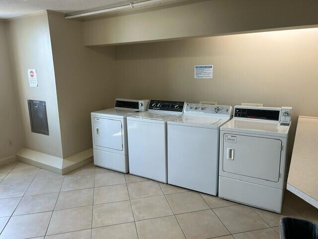 1131 Stringers Ridge Road, Unit 8K Chattanooga, TN 37405 - Photo 19 of 51 Laundry room 1