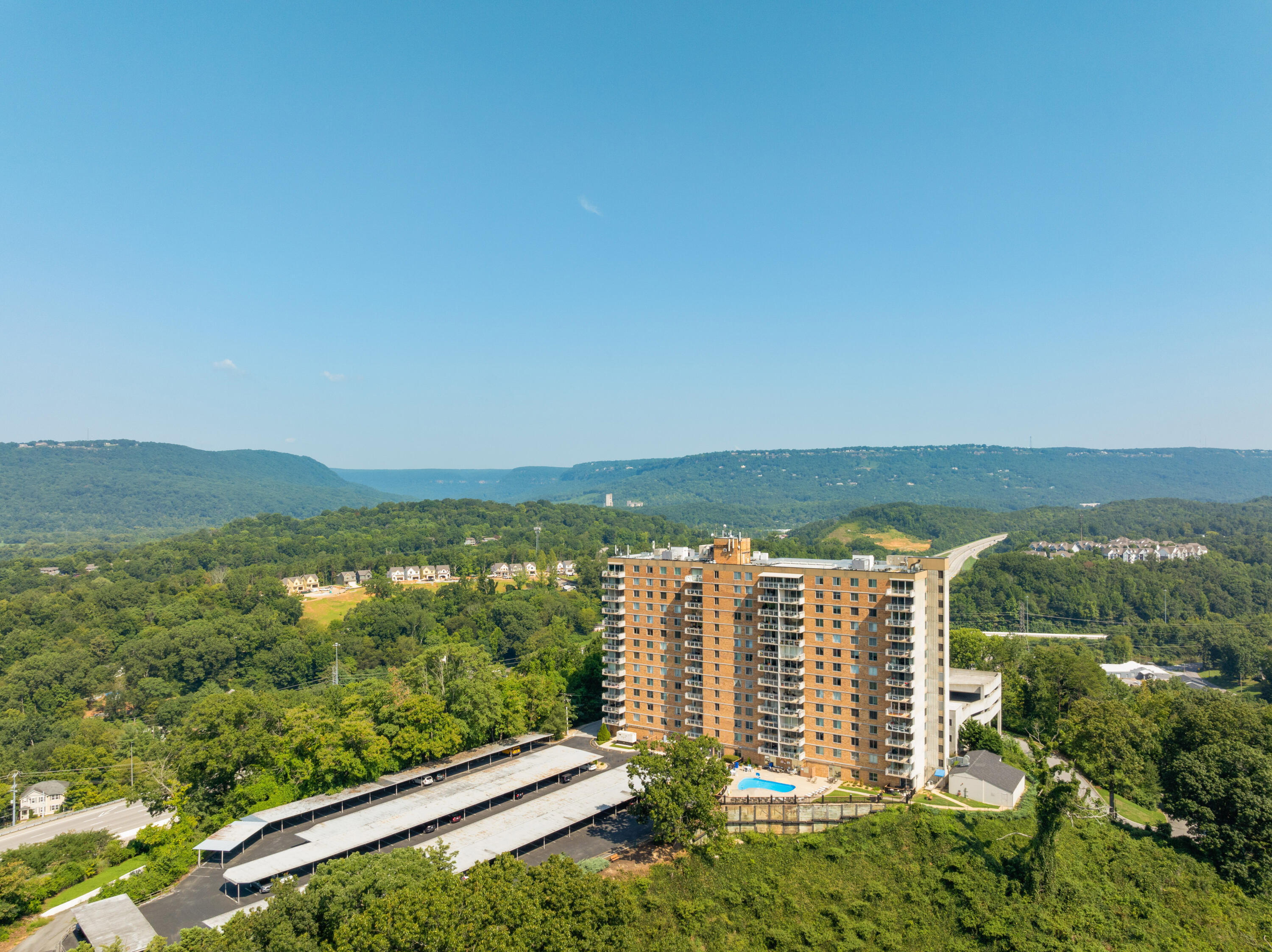 1131 Stringers Ridge Road, Unit 8K Chattanooga, TN 37405 - Photo 32 of 51 01 - Pinnacle Drone