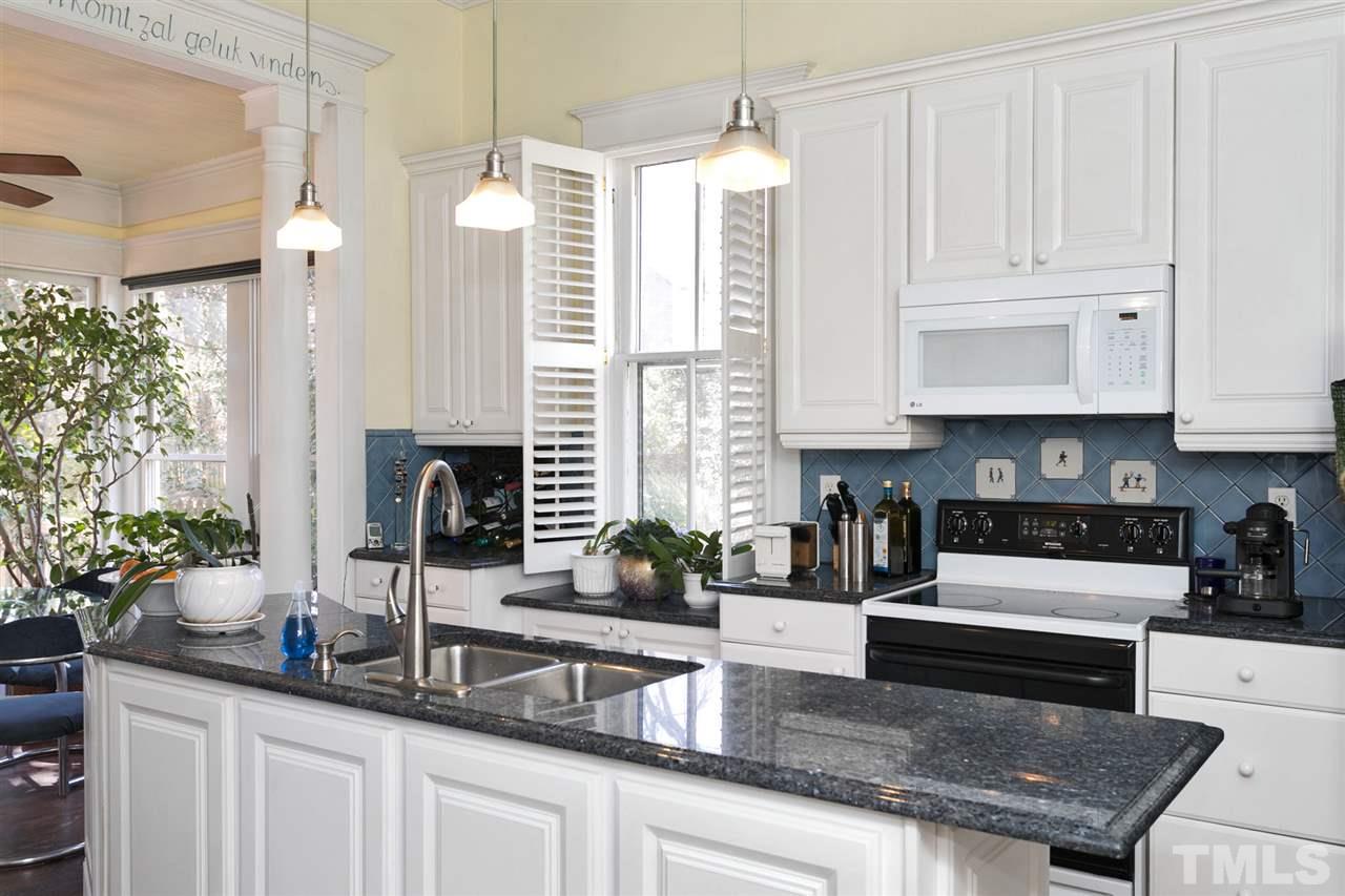 221 Linden Avenue Raleigh, NC 27601 - Photo 11 of 25