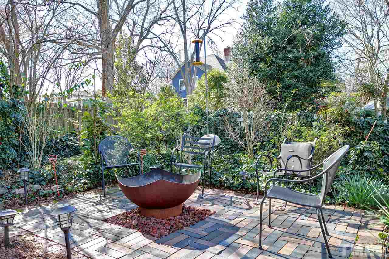 221 Linden Avenue Raleigh, NC 27601 - Photo 4 of 25