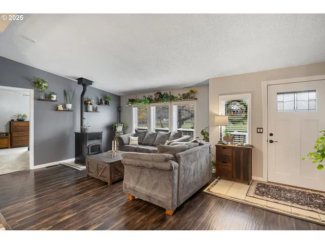 $715,000 | 15441 South Union Mills Road, Mulino, OR 97042