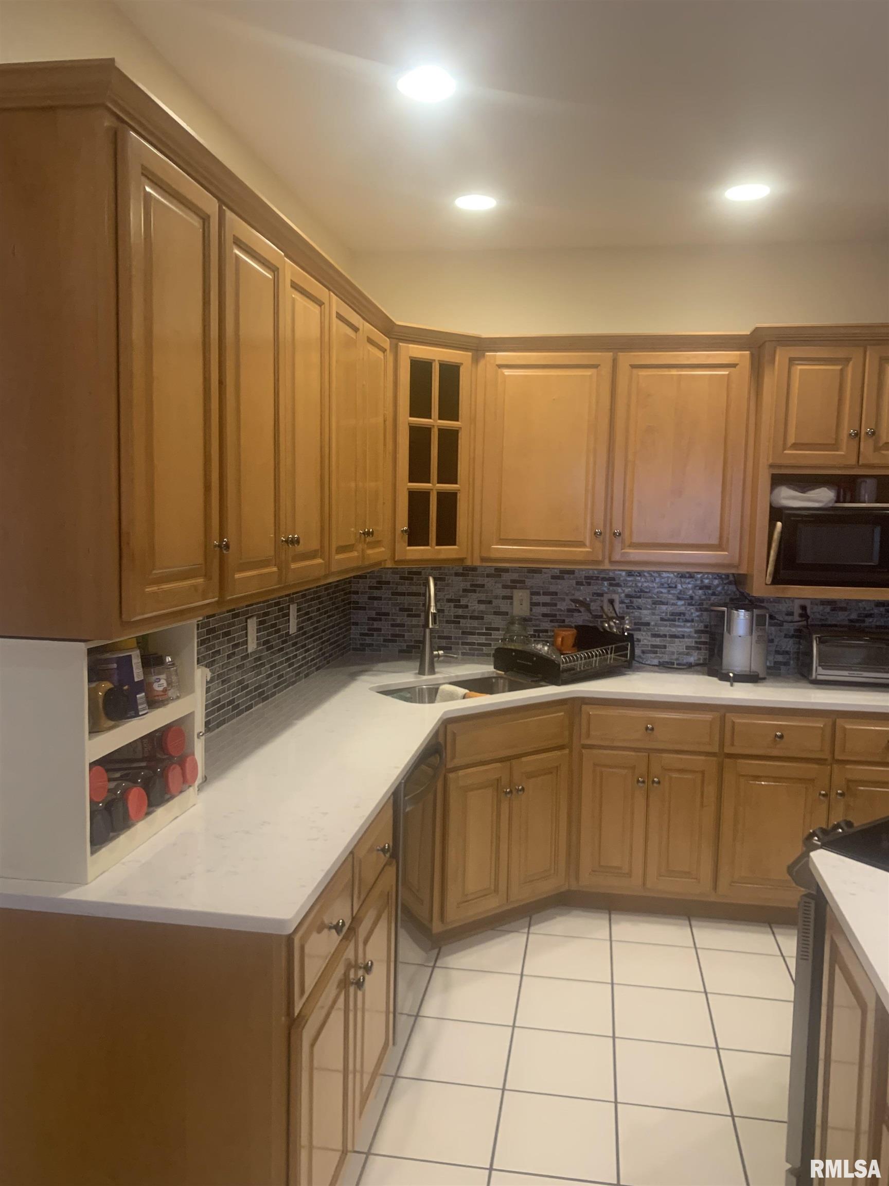 4117 Gaskell Drive Springfield, IL 62711 - Photo 10 of 47