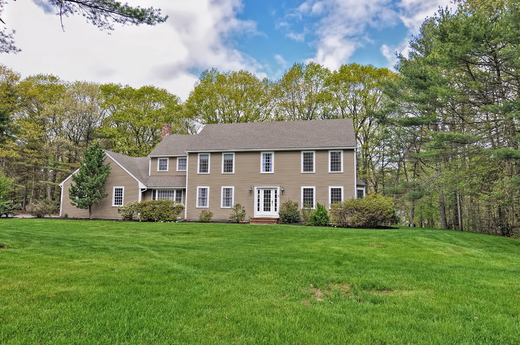 18 Ridge Road Norfolk, MA 02056 - Photo 1 of 30 Gallery Image 1