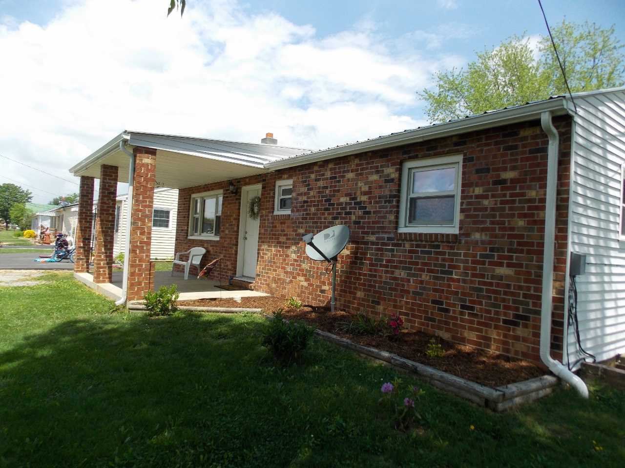 43 Riverside Avenue Verona, VA 24482 - Photo 3 of 30 Gallery Image 3