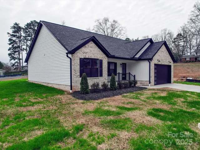 $399,000 | 8690 Crestwood Drive, Mount Pleasant, NC 28124